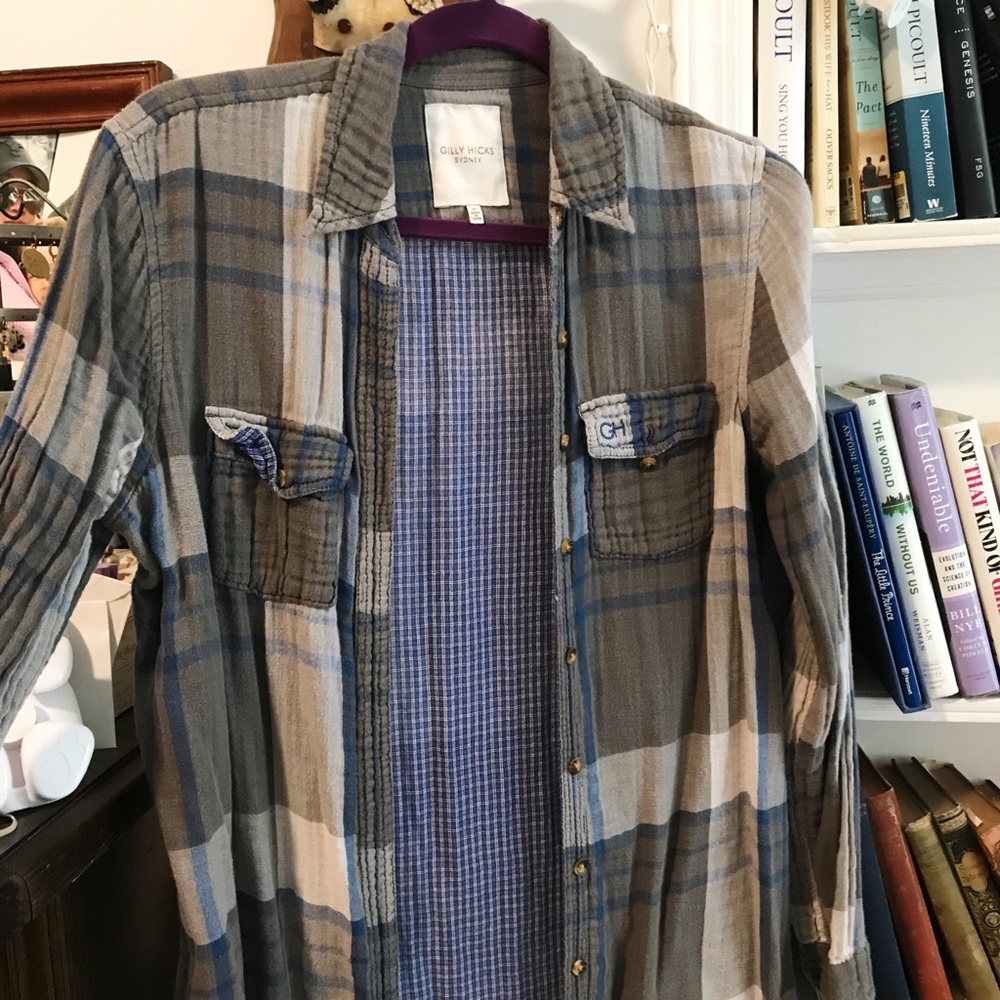 🌨Blue/gray plaid button-up🌨